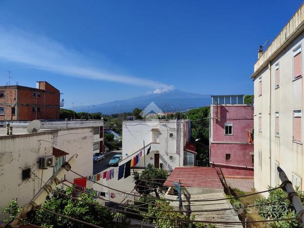 3 LOCALI A GIARDINI NAXOS