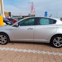 ALFA ROMEO Giulietta 1.6 JTDm-2 105 CV Distinctive
