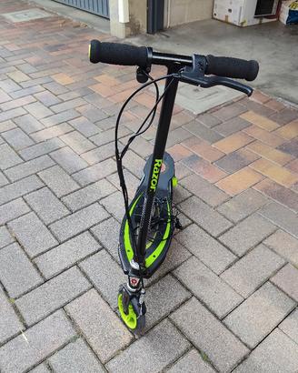 Monopattino elettrico Razor E 90 Electic  Powe