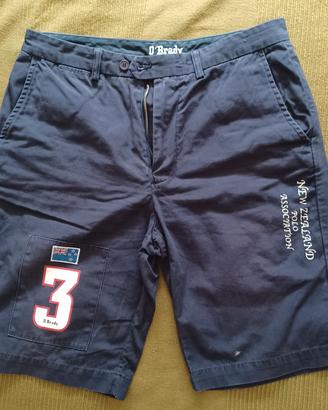 Pantaloni bermuda