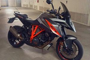 KTM 1290 SUPER DUKE GT