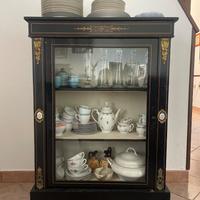 Vetrina d’antiquariato francese 1800