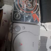  PlayStation 1 con 4 giochi + 2 Memory card