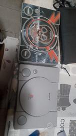  PlayStation 1 con 4 giochi + 2 Memory card