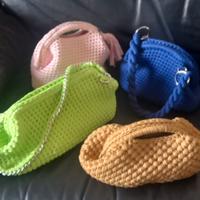 Borsette clutch all'uncinetto