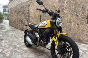 Ducati Scrambler 800 Icon Yellow