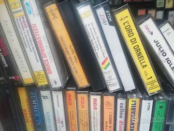 Circa 200 musicassette anni 60-70-80