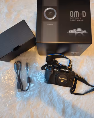 OLYMPUS OM-D E-M10 MARK III - NUOVA Body + 2 BATTE