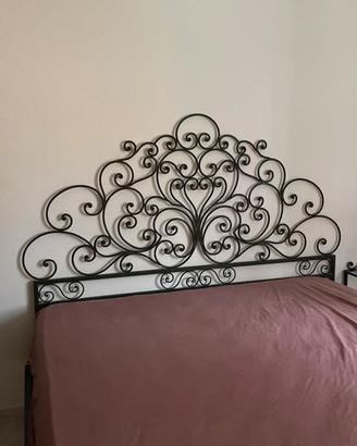 Letto matrimoniale e armadio