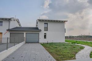 Villetta a schiera di 200 m² con 5 locali e box au