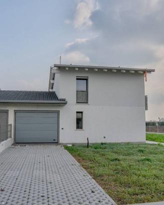 Villetta a schiera di 200 m² con 5 locali e box au