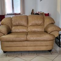 due divani in pelle,  anche singolarmente