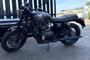 Triumph Boneville T120 Black