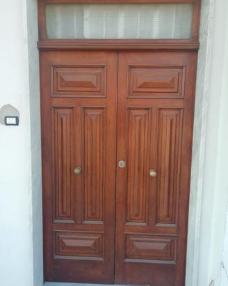 Portone in legno