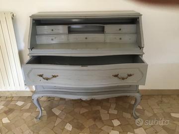 Credenza con ribaltain legno color azzurro polvere