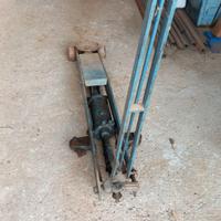 Cric idraulico per auto o furgoni