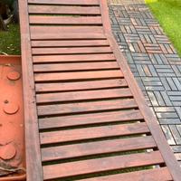 Lettino da esterno in legno