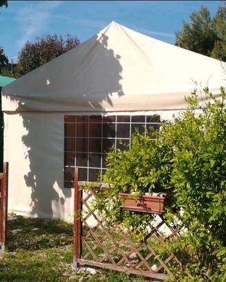 copertura in pvc e struttura in metallo 