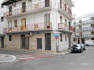 Immobile di 60 m² con 2 locali a Noci