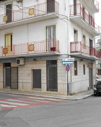 Immobile di 60 m² con 2 locali a Noci