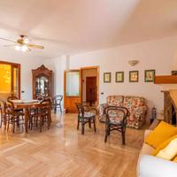 The Rosa's Luxury House