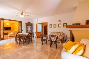 The Rosa's Luxury House