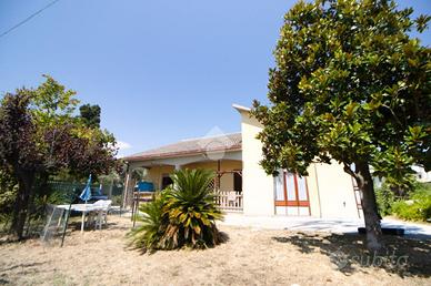 VILLA SINGOLA A TORREVECCHIA TEATINA