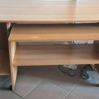 Scrivania porta PC con ripiano estraibile