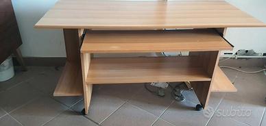 Scrivania porta PC con ripiano estraibile