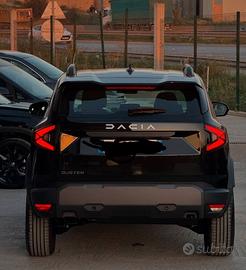 Dacia Duster 2025 nera gpl con soli 18000 km