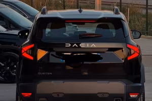 Dacia Duster 2025 nera gpl con soli 18000 km