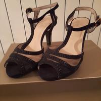 Scarpe con tacco nere eleganti