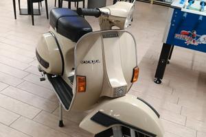 vespa P200E
