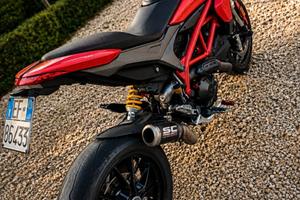 Motos