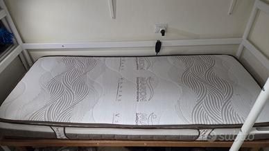 Letto singolo con rete meccanizzata e materasso