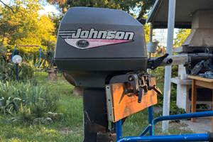Fuoribordo Jhonson 8cv 2t gambo lungo 