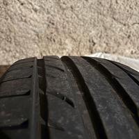 Pneumatici estivi 225/50 ZR17 UHP