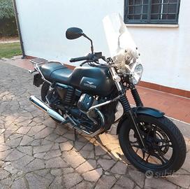Moto Guzzi V7II Stone 2016 super accessoriata