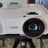 Proiettore Epson  EH-TW5650

 e telo da proiezione