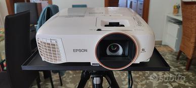 Proiettore Epson  EH-TW5650

 e telo da proiezione