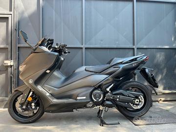 Yamaha Tmax 560