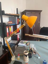 Lampada da tavolo gialla