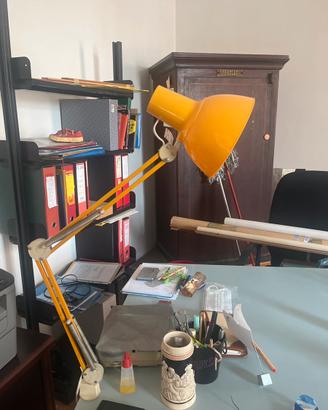 Lampada da tavolo gialla
