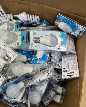 Strice led +lampadine led Stock