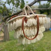 Borsa in paglia intrecciata perfetta per il mare!