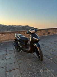 Scooter Peugeot Tweet