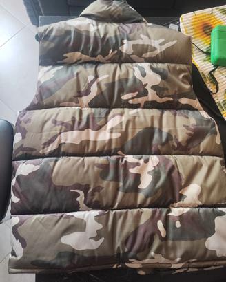 giubbotto smanicato mimetico 