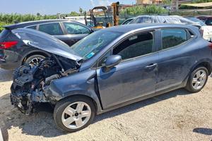 RENAULT CLIO ZEN SINISTRATA 2022 40.000KM