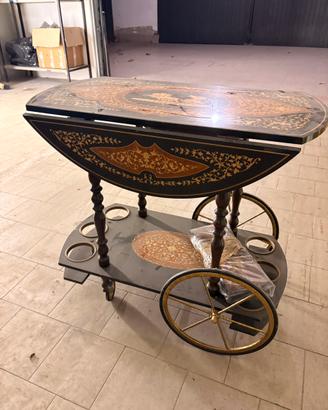 Carrello bar vintage intarsiato su ruote