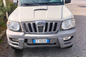 Mahindra Goa con cassone ribaltabile